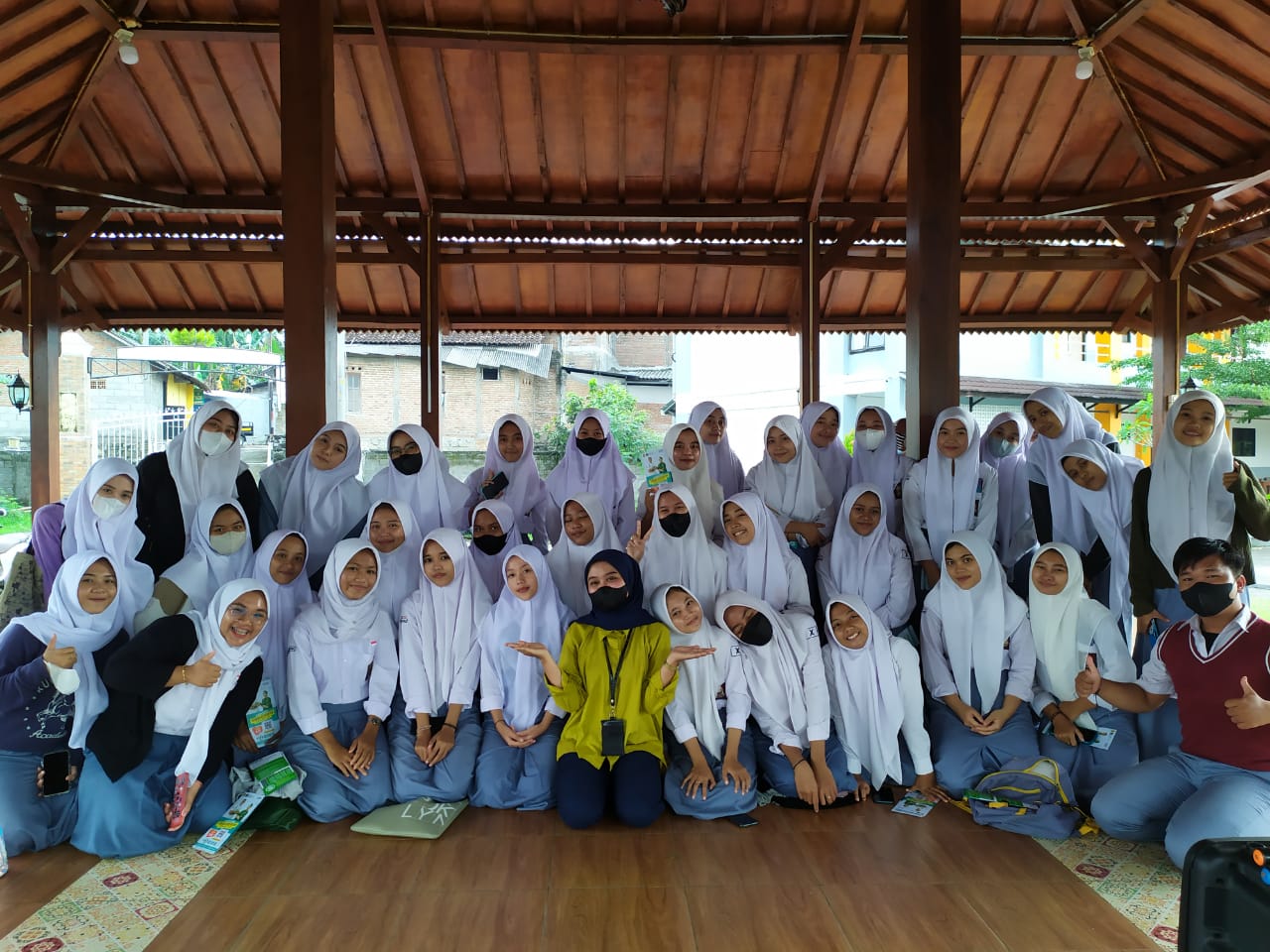 Unjaya - SMK Kesehatan CBH