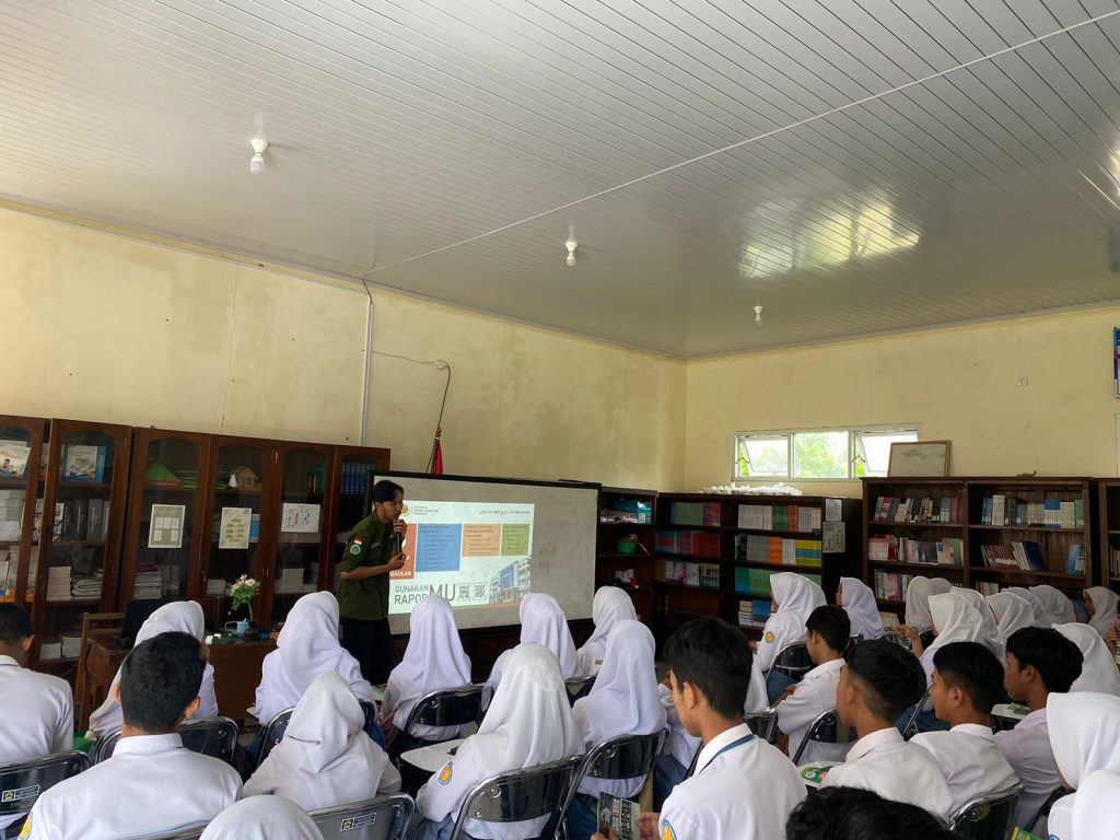 Penyuluhan Orientasi Karier Di Smkn 1 Kalikajar Menyambut Mahasiswa 