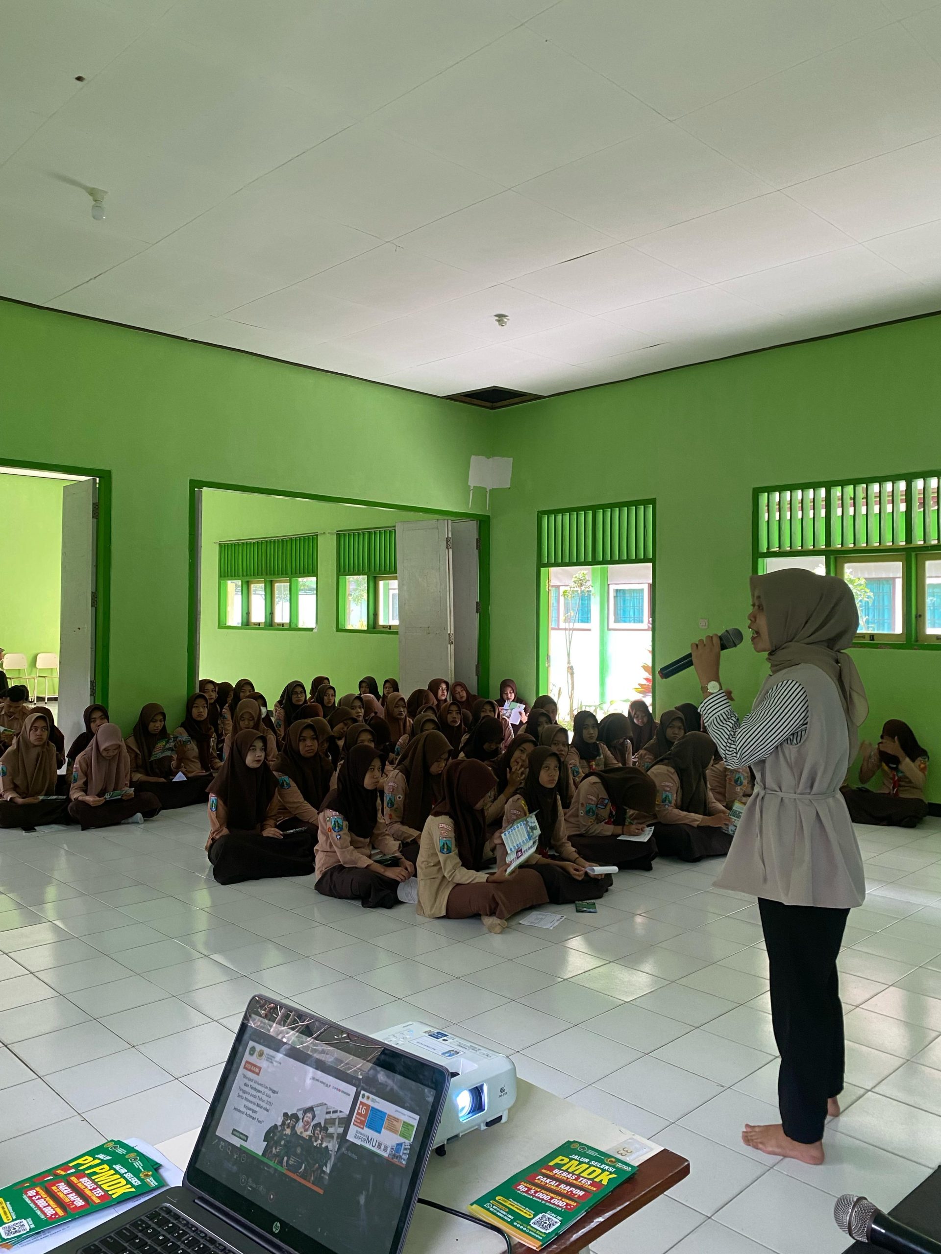 Unjaya Hadiri Sosialisasi Penerimaan Mahasiswa Baru Di Sman Punung 