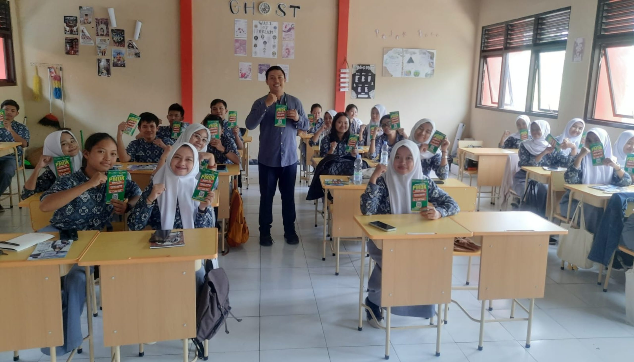 Unjaya Presentasikan Penerimaan Mahasiswa Baru Di Sman 2 Playen Pmb 