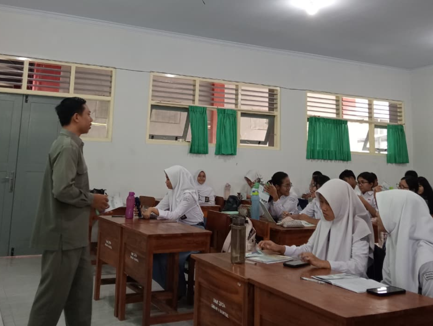 Unjaya Sosialisasikan Penerimaan Mahasiswa Baru di SMAN 1 Bantul